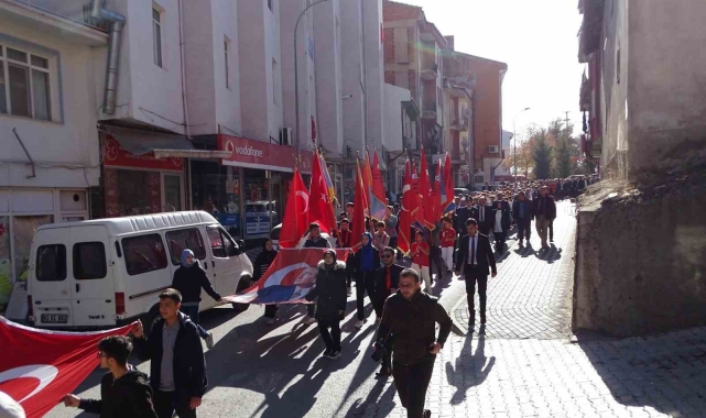 Hisarcık'ta Cumhuriyet Yürüyüşü