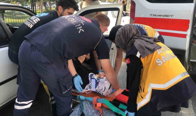 İki otomobil çarpıştı: 1 yaralı