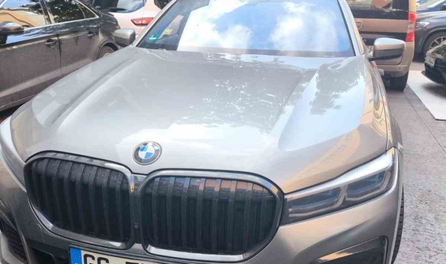 İnterpol'ün aradığı 2 lüks otomobil İstanbul'da bulundu
