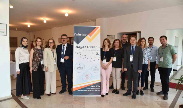 İntihar davranışı her yönüyle masaya yatırıldı