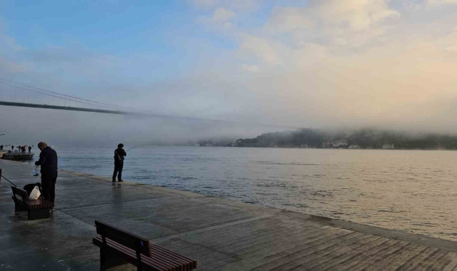 İstanbul'da boğaz ulaşımına sis engeli