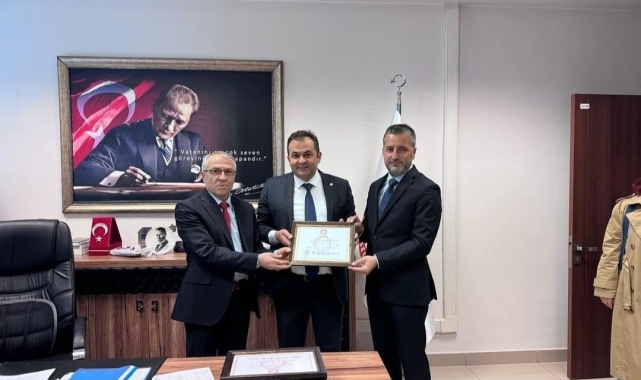 İYİ Parti'de yaprak dökümü devam ediyor
