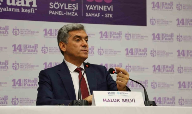 "İzmir'in işgaline Türk halkının tepkisi edebi anlamda çok sert olmuştur"