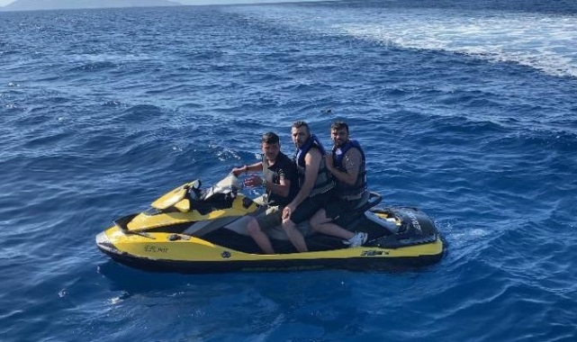 Jet ski ile Yunan adalarına geçemeden yakalandılar