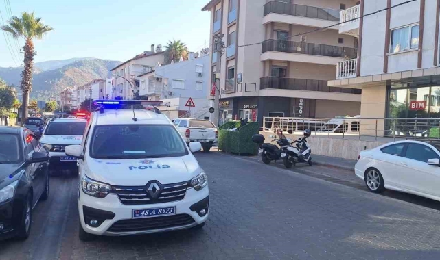 Kafasına şişe ile vurup sırtından bıçaklayarak öldürdü