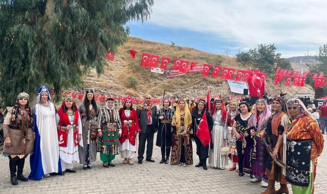 'Kahraman Türk Kadınları' tiyatro gösterisi Urfa'da yoğun ilgi gördü