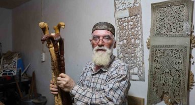 Kahramanmaraş'ta 50 yıllık baston ustası kartal başlı bastonlar üretiyor
