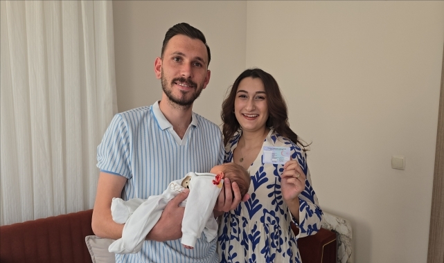 Karabüklü çift, yeni doğan çocuklarına milli futbolcu Arda'nın ismini verdi