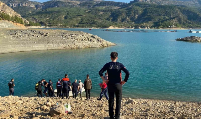 Karaman&#039;da baraj gölüne giren 17 yaşındaki genç boğuldu