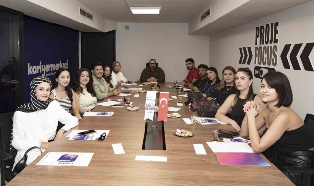 Kariyer Merkezi, öğrencileri iş dünyasına hazırlıyor