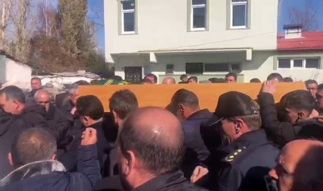 Kars'ta maganda kurşunuyla hayatını kaybeden minik Muhammet, gözyaşlarıyla uğurlandı