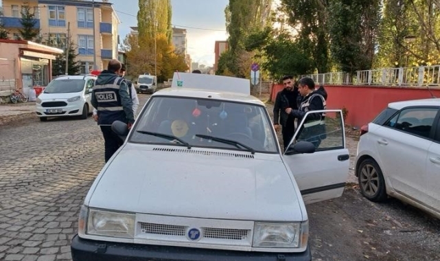 Kars'ta öğrenci yurtları önünde güvenlik uygulamaları artırıldı