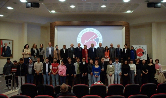 Kastamonu Üniversitesi'nde Cumhuriyet konuşuldu