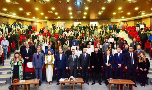 Kastamonu Üniversitesi'nde Türkiye ve Kazakistan'ın Cumhuriyetleşme süreçleri konuşuldu