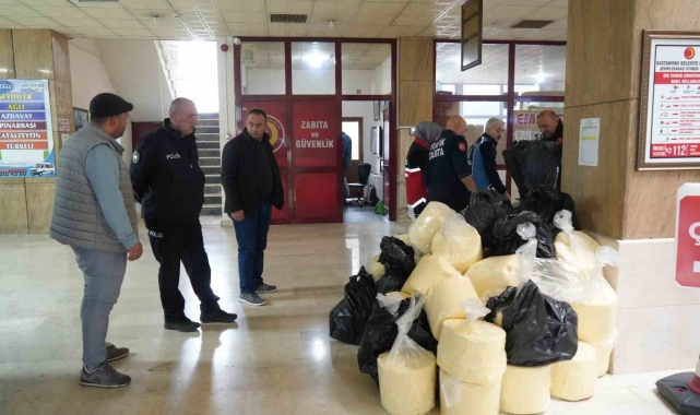 Kastamonu'da bandrolsüz bin150 kilogram tereyağı ile 750 kilogram burgulu peynir ele geçirildi