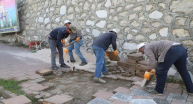 Kavak Belediyesi bozulan yolların onarımı için çalışma yapıyor