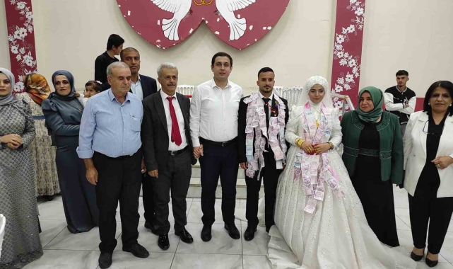 Kaymakam Başar, şehit ailesini mutlu gününde yalnız bırakmadı