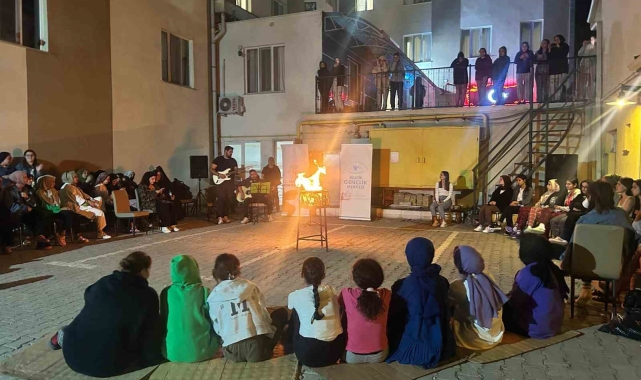 Kente yeni gelen öğrencilere sıcak karşılama