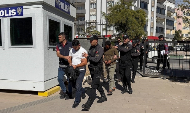 Kilis'te göçmen kaçakçılığı yapan 5 organizatör tutuklandı
