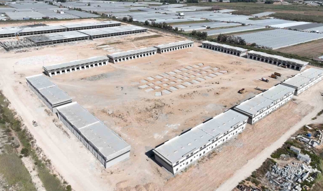 Kınık Toptancı Hal Kompleksi yapımı devam ediyor