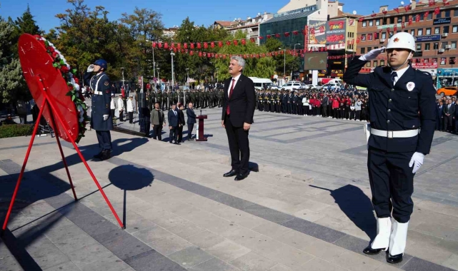 Kırıkkale'de Cumhuriyet Bayramı töreninde çelenkler sunuldu