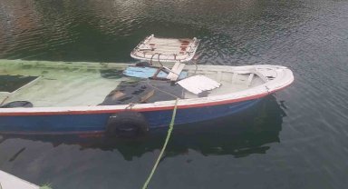 Kırklareli'nde ağlara takılan fazla balık tekneyi batırdı