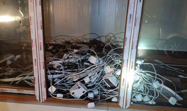 Konteynerlerin elektrik tesisatını çalan hırsız yakalandı