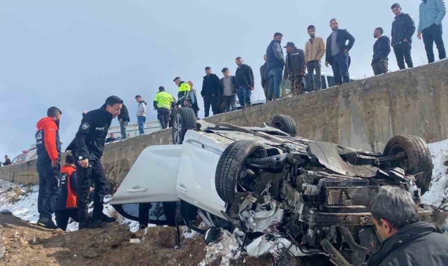 Kontrolden çıkan otomobil yayaya çarptıktan sonra takla attı: 1 ölü, 1 yaralı