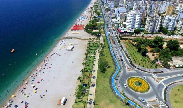 Konyaaltı Sahili'nde işletmelere sıkı denetim