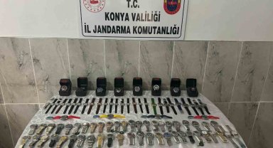 Konya'da 88 adet gümrük kaçağı saat yakalandı