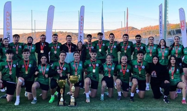 Körfez Gençlerbirliği Ragbi takımları iki kupayla döndü
