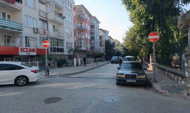 Kükürtlü'deki trafik levhaları yenilendi