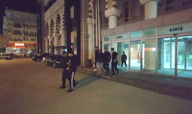Kuşadası'nda polis ekipleri göçmen kaçakçılarına göz açtırmıyor