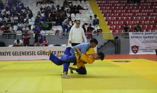 Kuşak Güreşi Büyükler Türkiye Şampiyonası, Yozgat'ta başladı