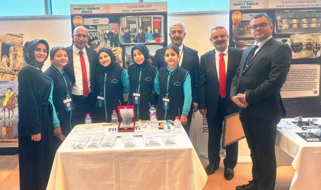 Kütahya Ahteri İmam Hatip Ortaokulunun, "Yaşayan İmam Hatip" isimli projesi Türkiye birincisi