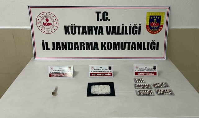 Kütahya'da aracında uyuşturucu ele geçirilen şüpheli tutuklandı