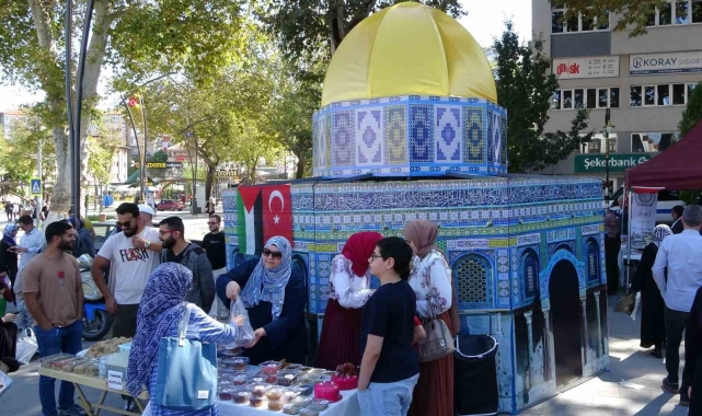 Kütahya'da Filistin-Gazze yararına hayır çarşısı