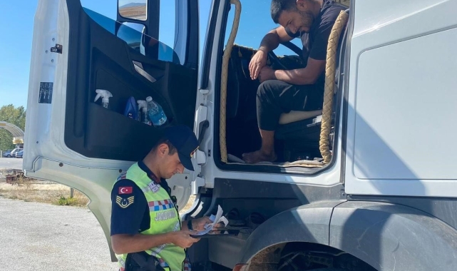 Kütahya'da Jandarma Trafik ve Asayiş Timlerinden alkol denetimi