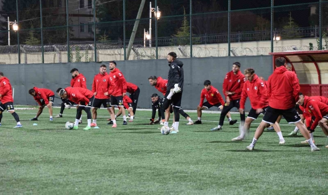 Lige 2'de 2 yaparak başlayan Eskişehirspor, evindeki ilk maçta galibiyet istiyor