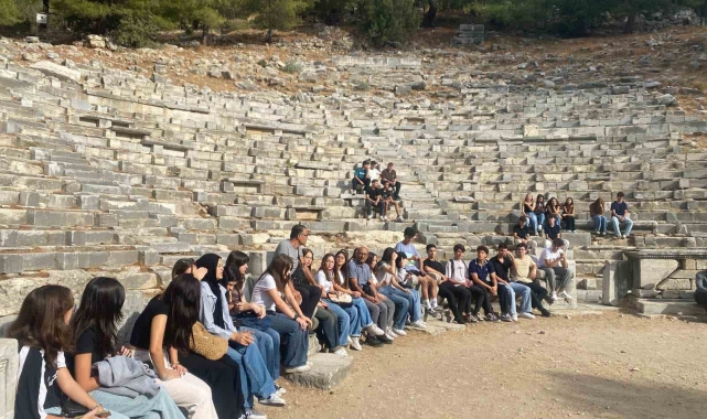 Liseli gençler, felsefe tarihini yerinde öğrendi