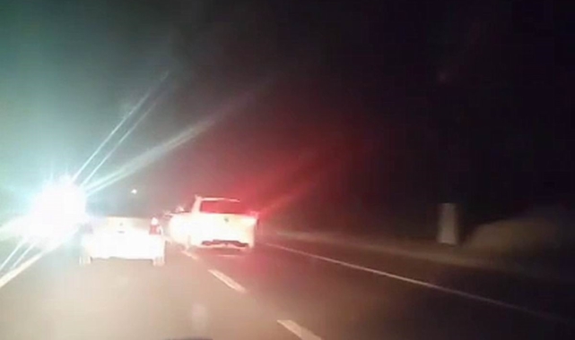 Makas atarak ilerleyen sürücü trafiği tehlikeye soktu