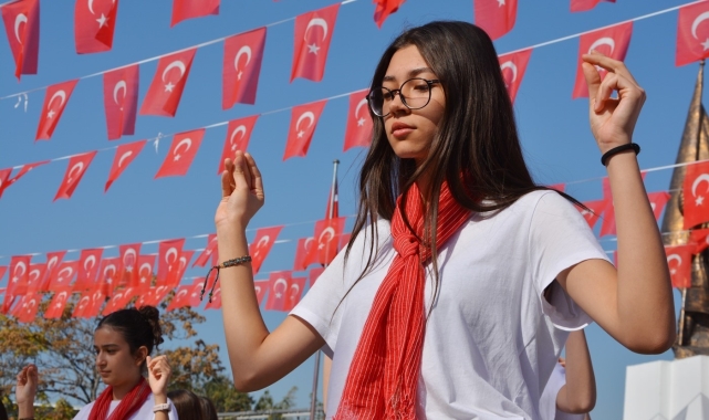 Manisa'da cumhuriyetin 101. yılı kutlamaları başladı