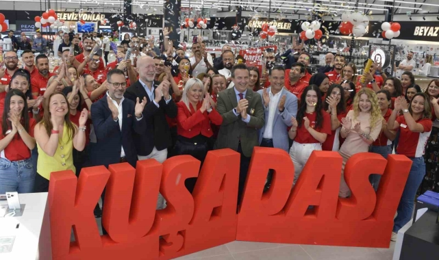 MediaMarkt Türkiye'deki 101'inci mağazasını Kuşadası'nda açtı