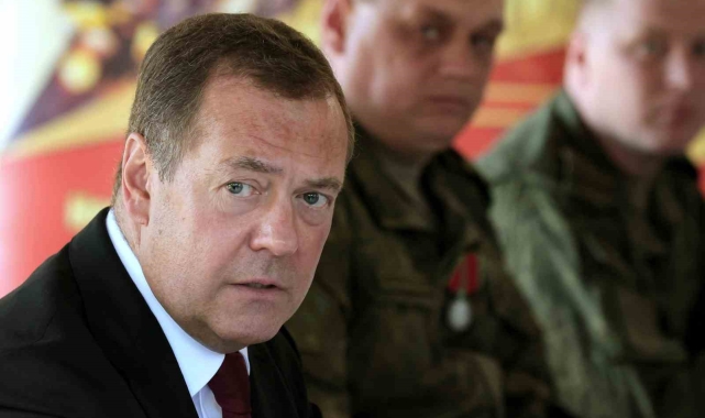Medvedev'den Gürcistan Cumhurbaşkanı Zurabişvili'ye: "Tutuklanmalı"