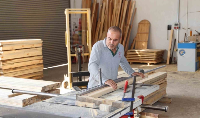 Meram'ın atölyeleri fabrika gibi çalışıyor