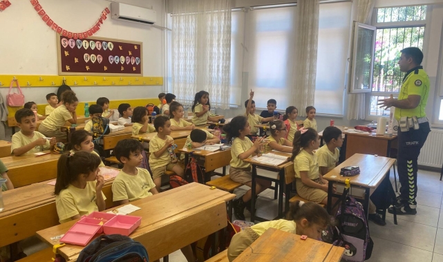 Mersin polisinden öğrencilere güvenli trafik eğitimi