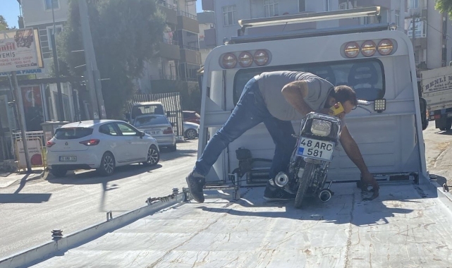 Milas'ta trafiği tehlikeye düşürmüştü, cezası kesildi