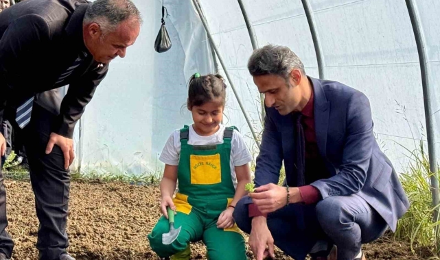 Minik eller Çaycuma'da üretti