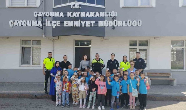 Minik Öğrencilere Trafik Eğitimi