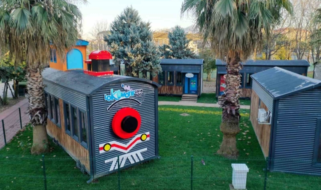 Minikler yiyecek atıklarını gübreye dönüştürüyor